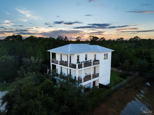 1557 Winding Shore Dr, Gulf Breeze, FL 32563