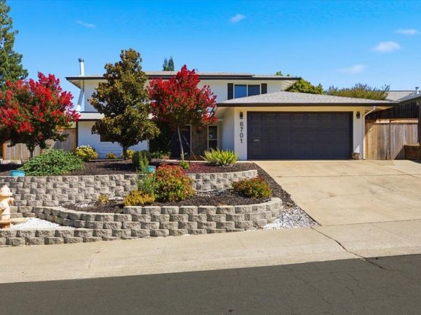 6701 Hillglen Way, Fair Oaks, CA 95628
