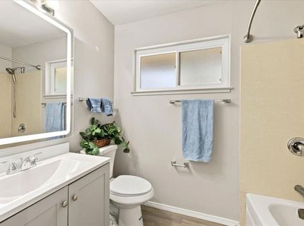 6701 Hillglen Way, Fair Oaks, CA 95628 Photo