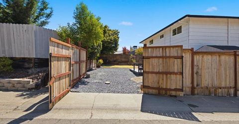 6701 Hillglen Way, Fair Oaks, CA 95628 Photo