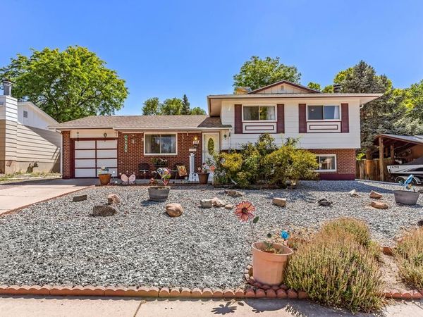 54 Calhoun Rd, Pueblo, CO 81001