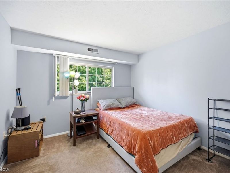 10391 Glenway Drive, Unit 202, Twinsburg, OH 44087 Photo 12