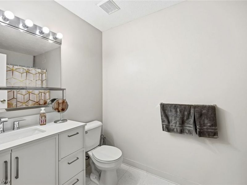 10391 Glenway Drive, Unit 202, Twinsburg, OH 44087 Photo 17