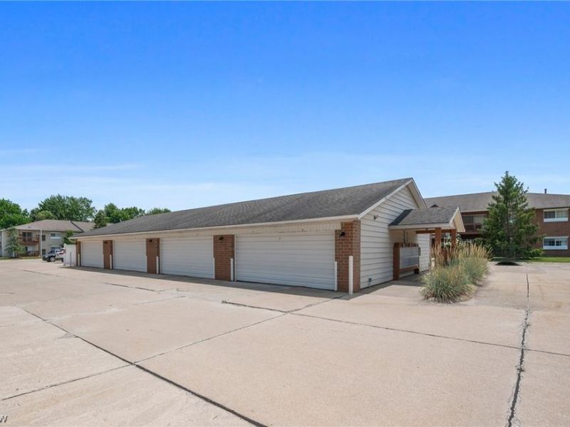 10391 Glenway Drive, Unit 202, Twinsburg, OH 44087 Photo 22