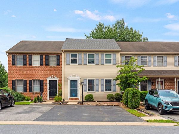 20 FOXFIELD LANE, ELIZABETHTOWN, PA 17022