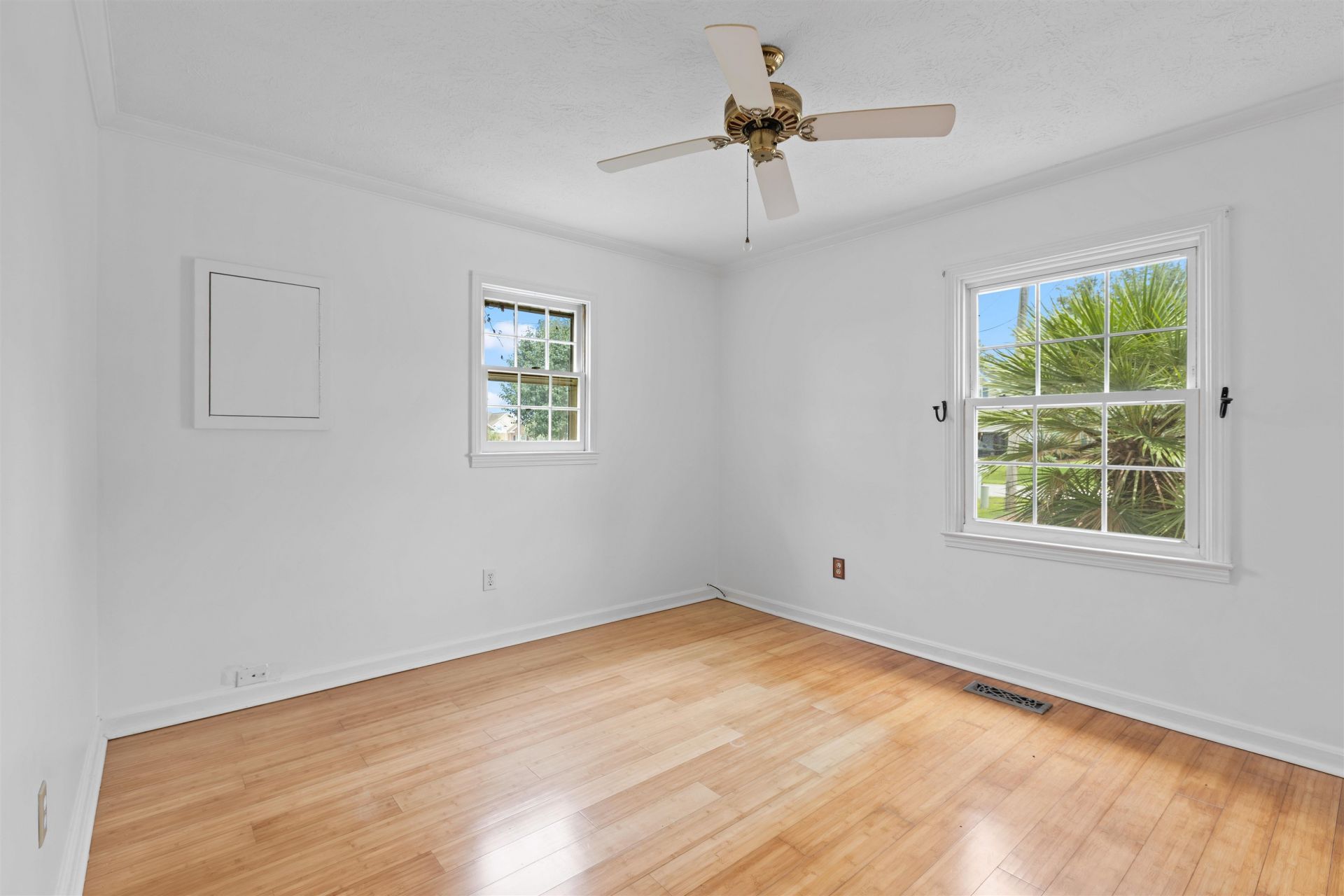 706 Thomas Ave. Photo 15