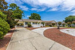 706 Thomas Ave. photo 4