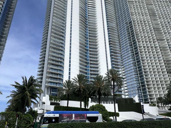 17001 COLLINS Avenue, Unit 1806, Sunny Isles Beach, FL 33160
