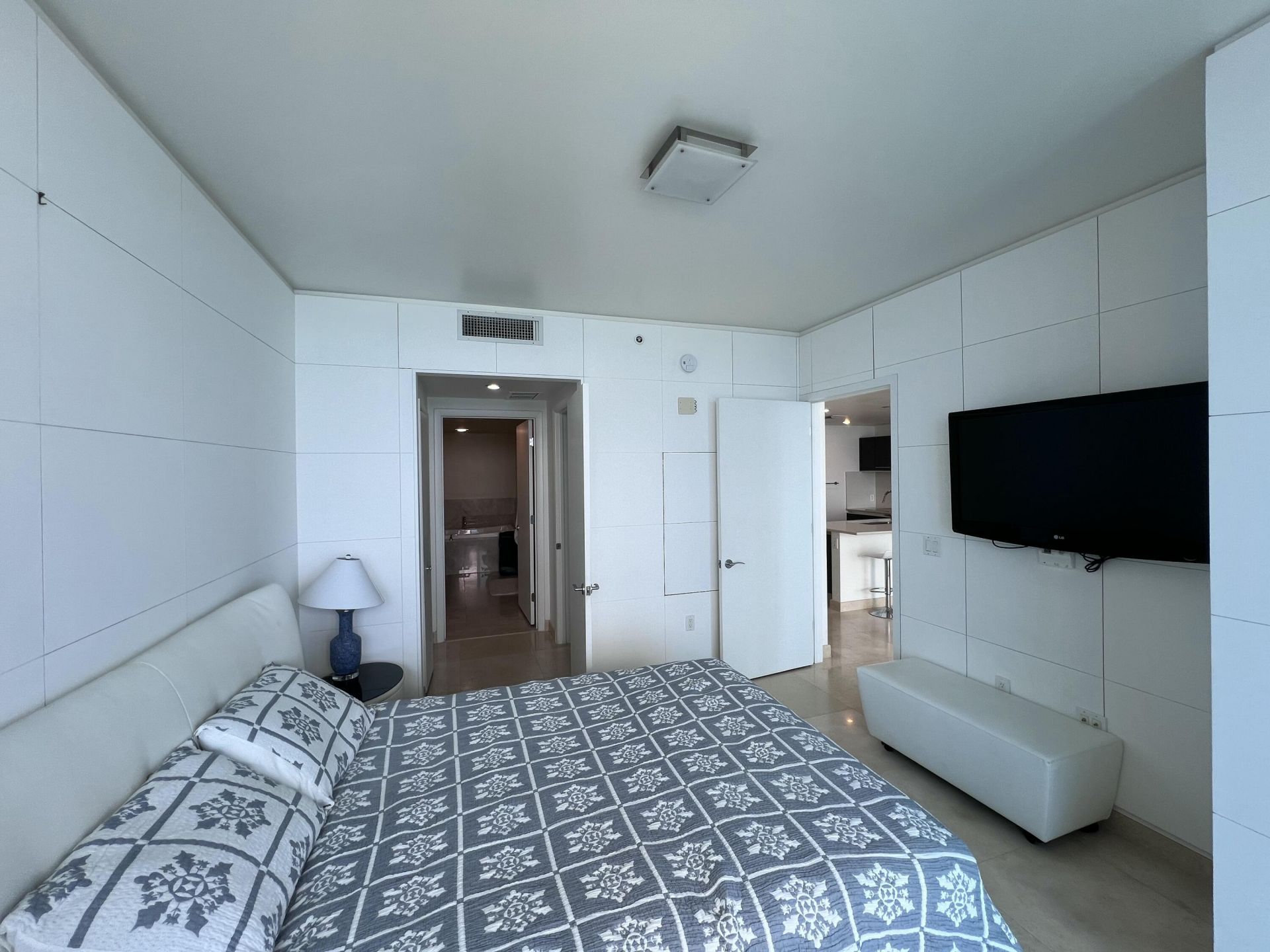 17001 Collins Avenue, Unit 1806, Sunny Isles Beach, FL 33160 Photo