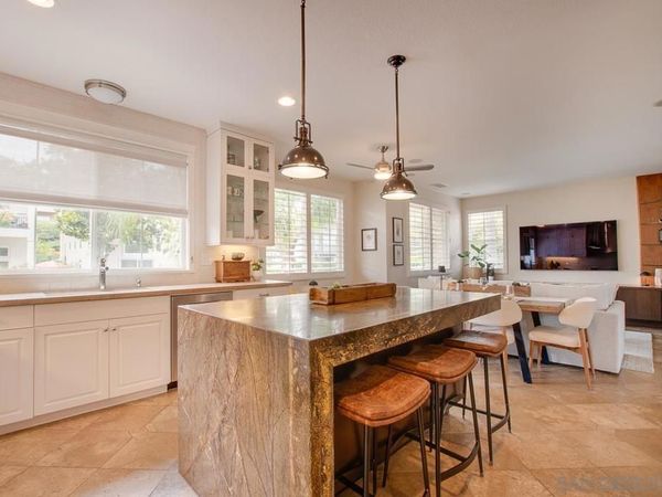 2537 Carriagedale Row , La Jolla, CA 92037