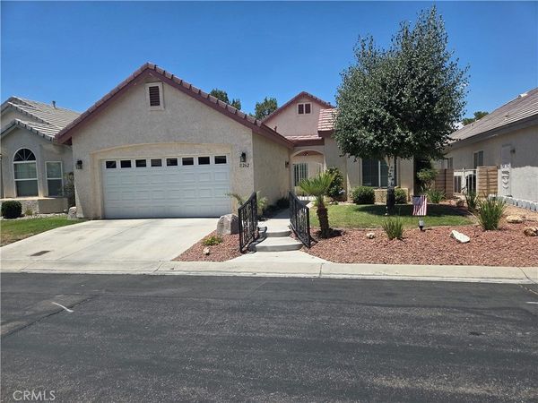 11262 Country Club , Apple Valley, CA 92308