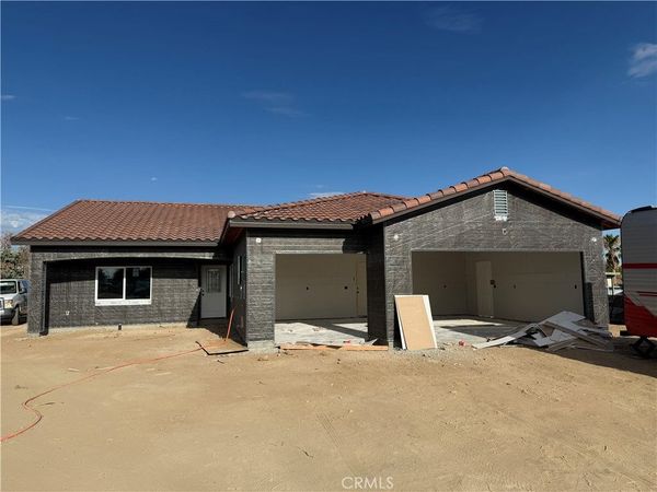 12682 Magnolia , Victorville, CA 92395