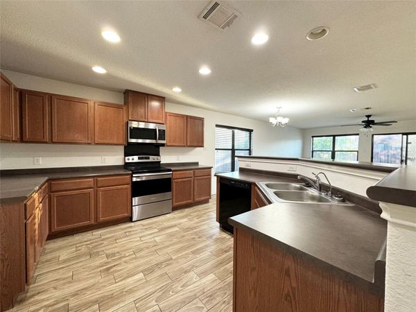 1152 Hyde Park DR, Round Rock, TX 78665