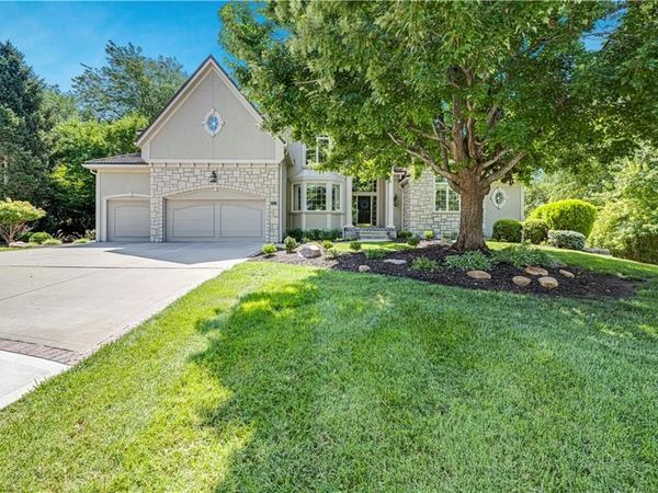 10853 S Cedar Niles Circle, Olathe, KS 66061