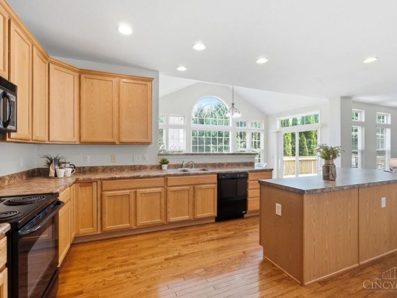 316 Delaware Drive, Hamilton Twp, OH 45039 Photo 14