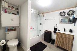 1566 Mcalhany Road photo 4