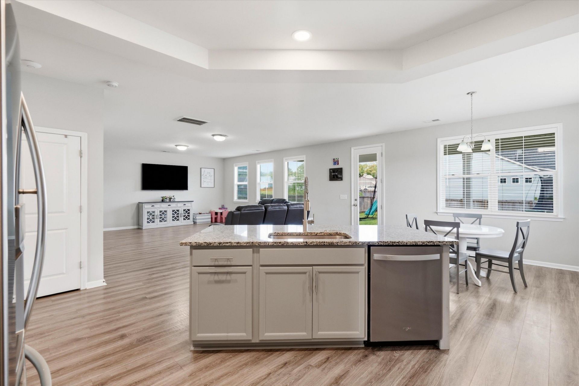 290 Red Leaf Boulevard Photo 11