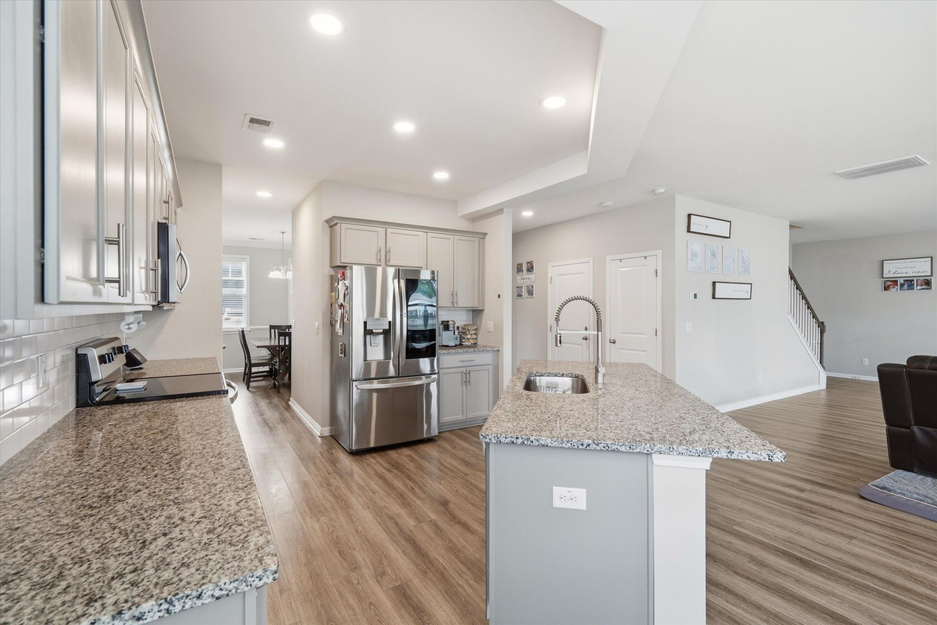290 Red Leaf Boulevard Photo 14