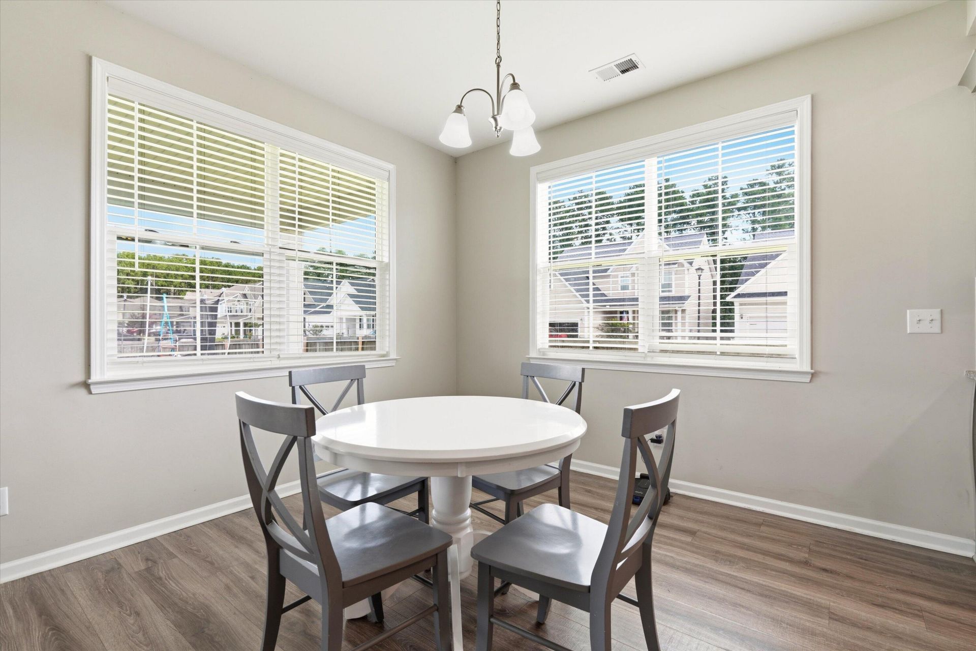 290 Red Leaf Boulevard Photo 15