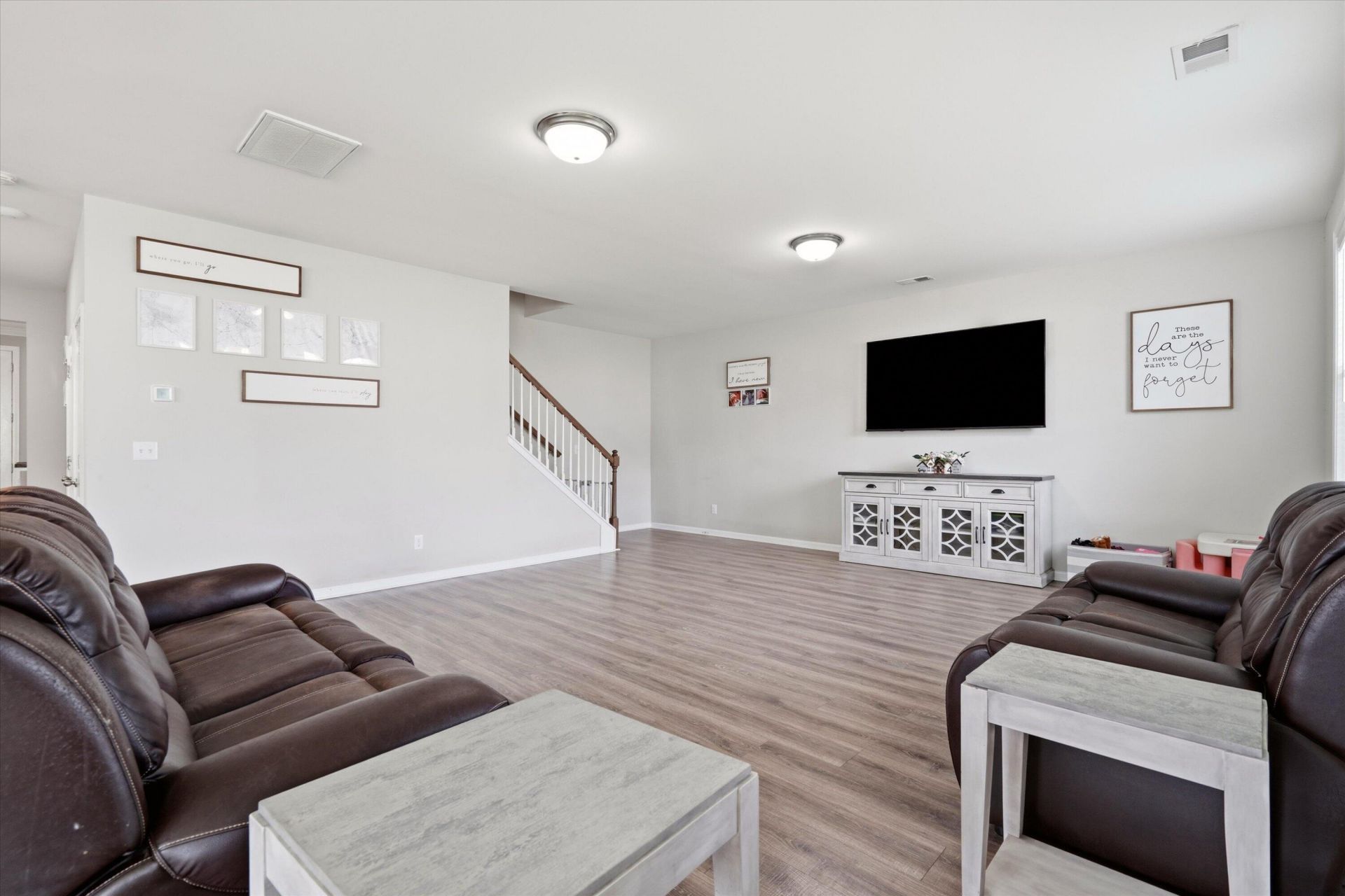 290 Red Leaf Boulevard Photo 18