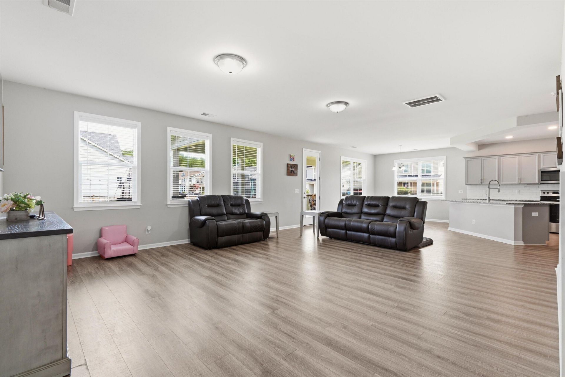290 Red Leaf Boulevard Photo 20