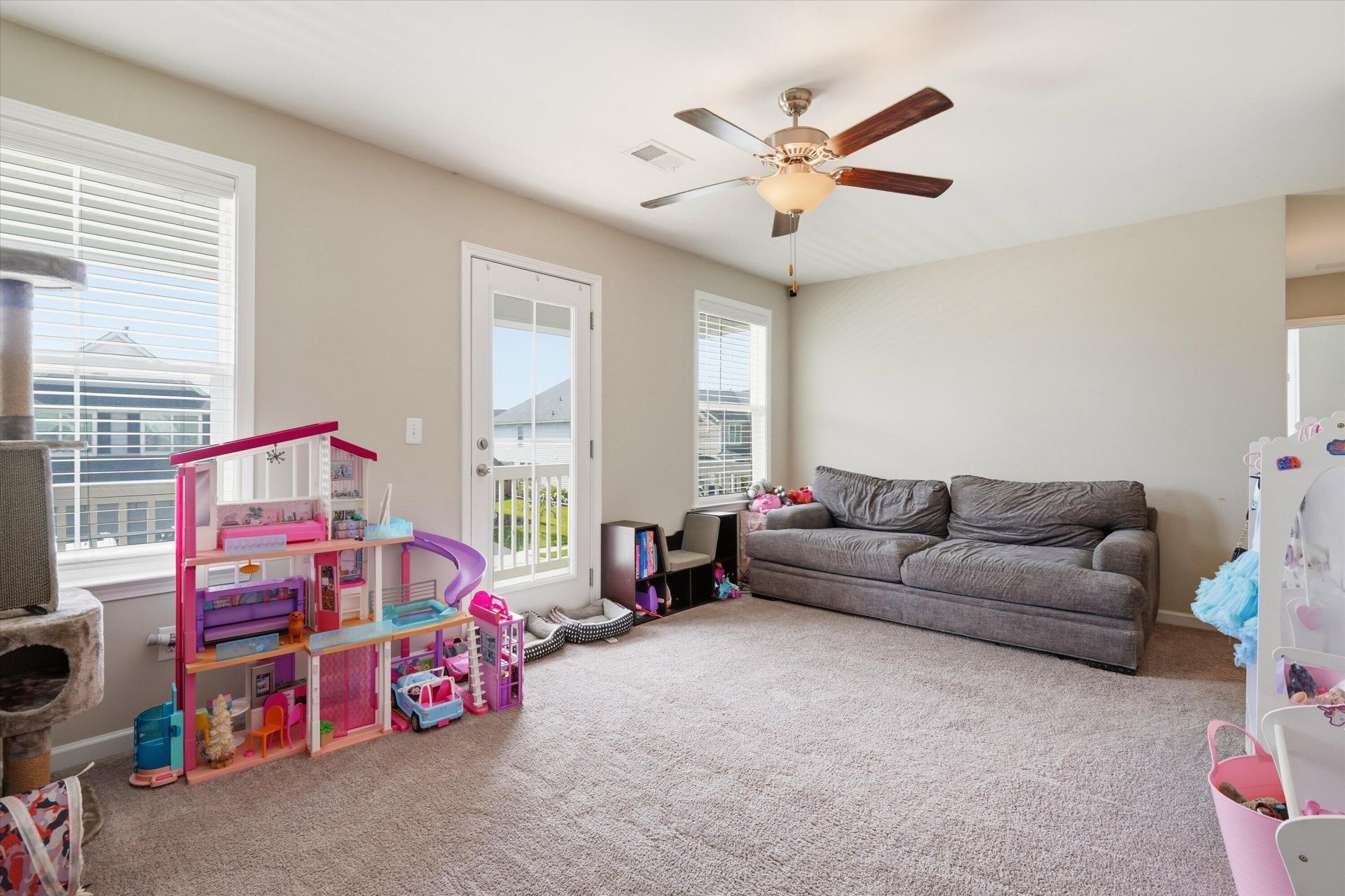 290 Red Leaf Boulevard Photo 22