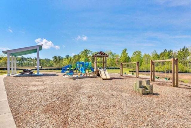 290 Red Leaf Boulevard Photo 57