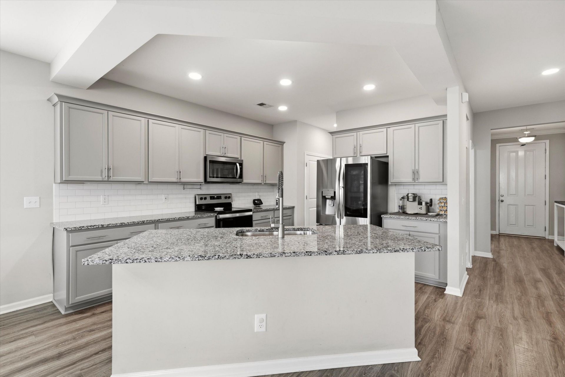 290 Red Leaf Boulevard Photo 9