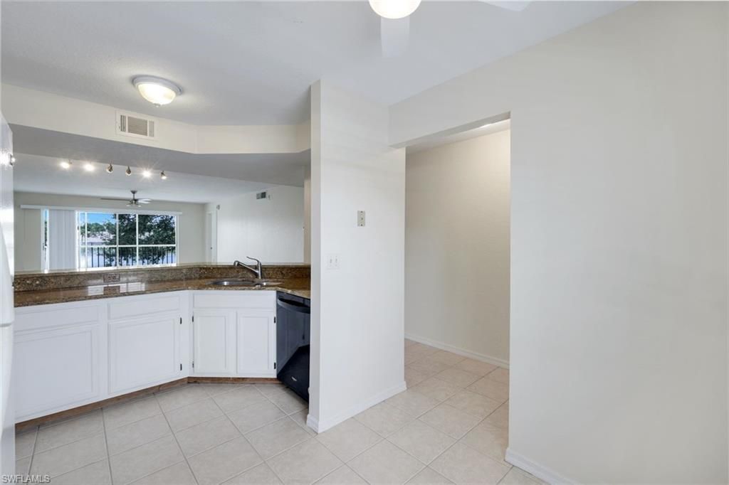 9580 Victoria Ln, Unit 205, Naples, FL 34109 Photo