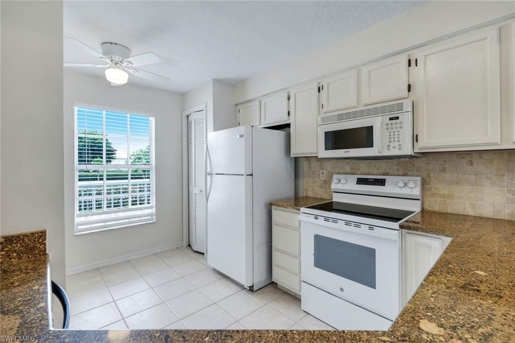 9580 Victoria Ln, Unit 205, Naples, FL 34109 Photo