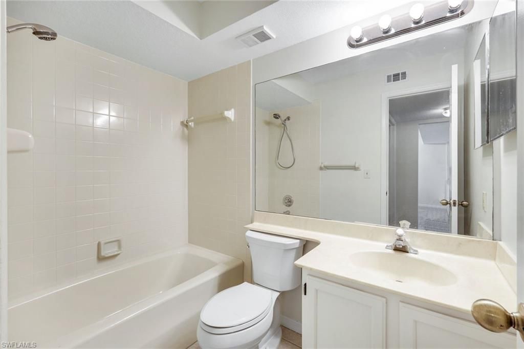 9580 Victoria Ln, Unit 205, Naples, FL 34109 Photo