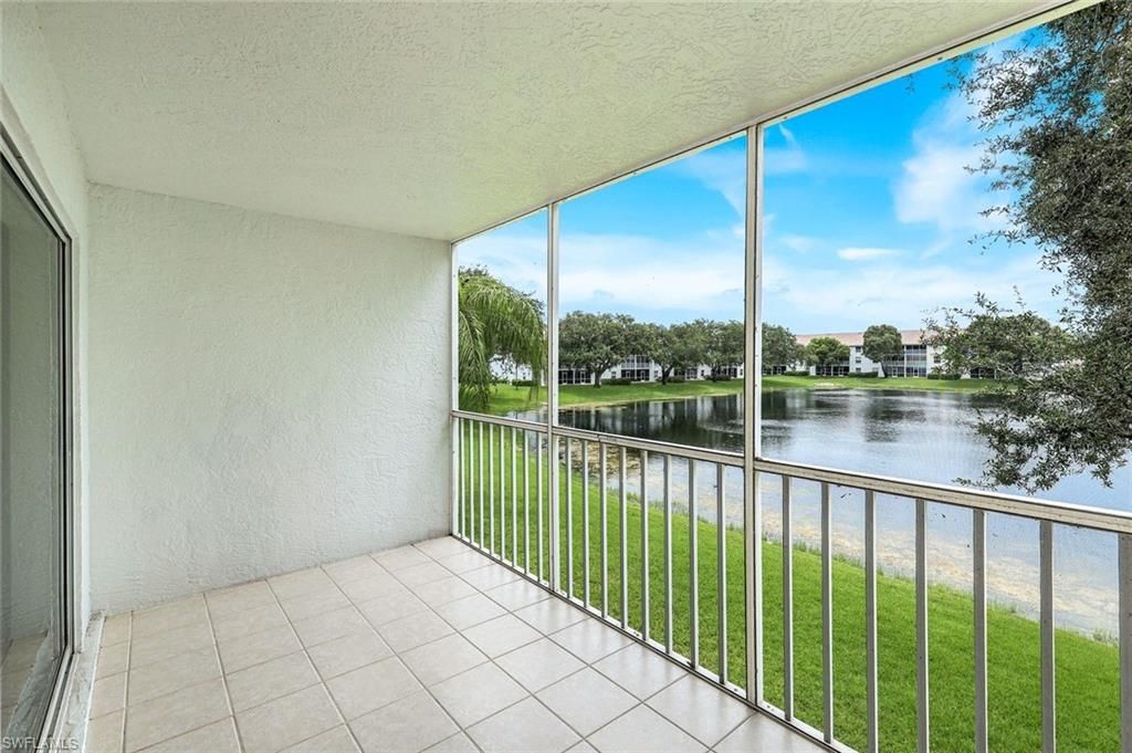 9580 Victoria Ln, Unit 205, Naples, FL 34109 Photo