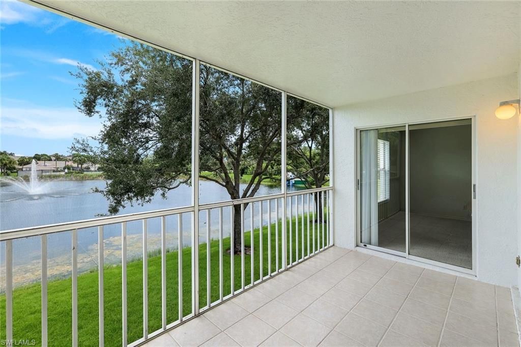 9580 Victoria Ln, Unit 205, Naples, FL 34109 Photo