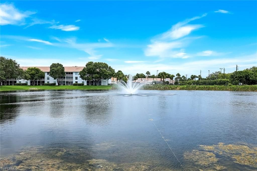 9580 Victoria Ln, Unit 205, Naples, FL 34109 Photo