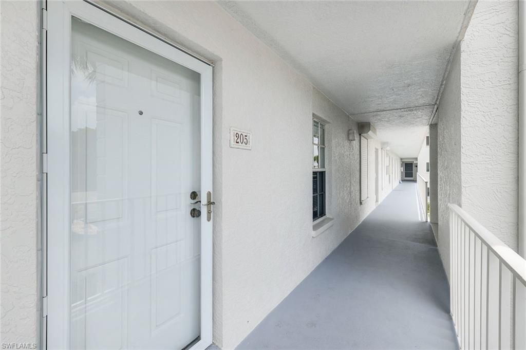 9580 Victoria Ln, Unit 205, Naples, FL 34109 Photo
