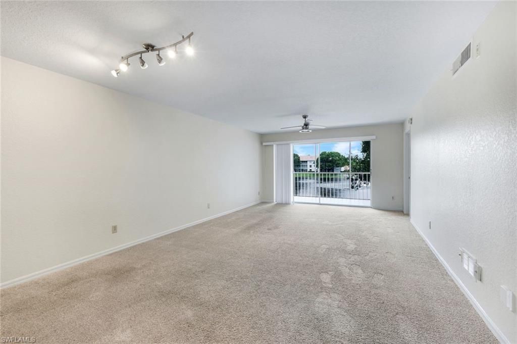 9580 Victoria Ln, Unit 205, Naples, FL 34109 Photo