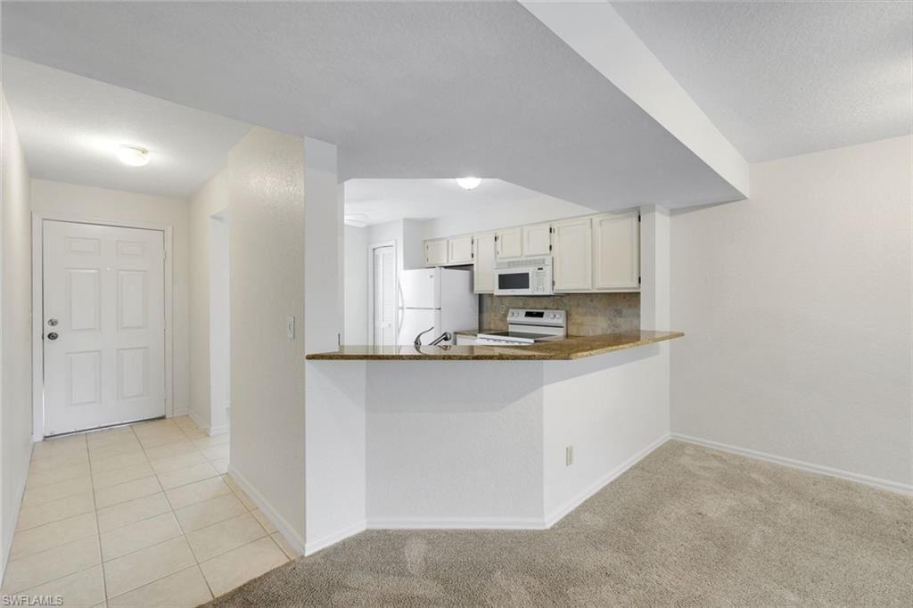 9580 Victoria Ln, Unit 205, Naples, FL 34109 Photo