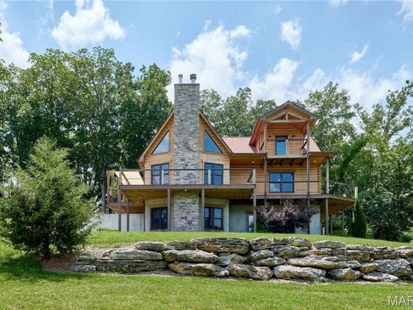 107 N Chantilly Road , Winfield, MO 63389