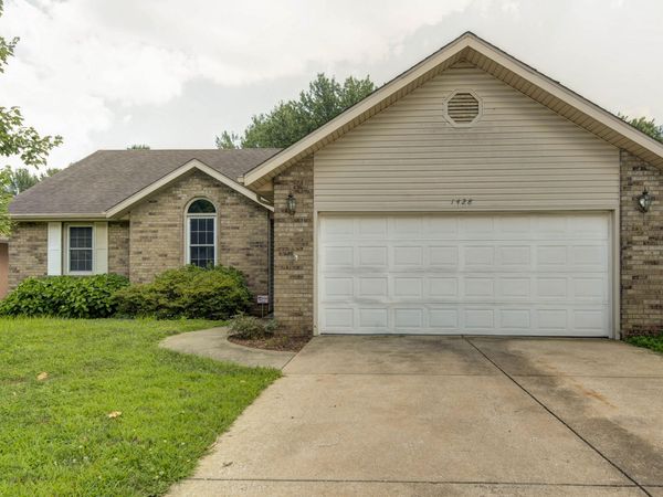 1428 W Whiteside Street , Springfield, MO 65807
