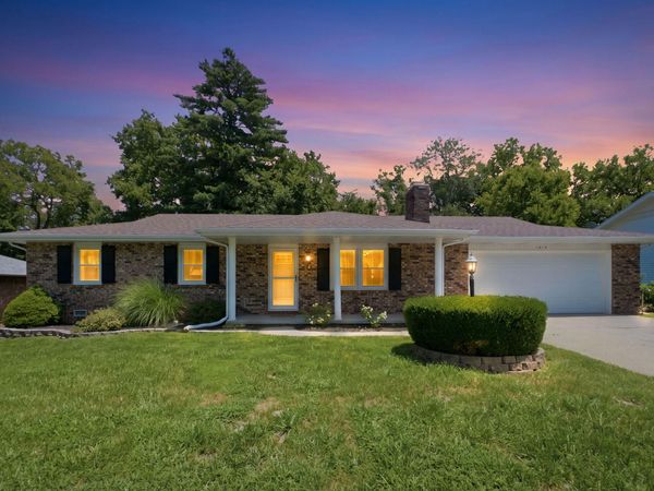 1410 S Oakland Avenue , Bolivar, MO 65613