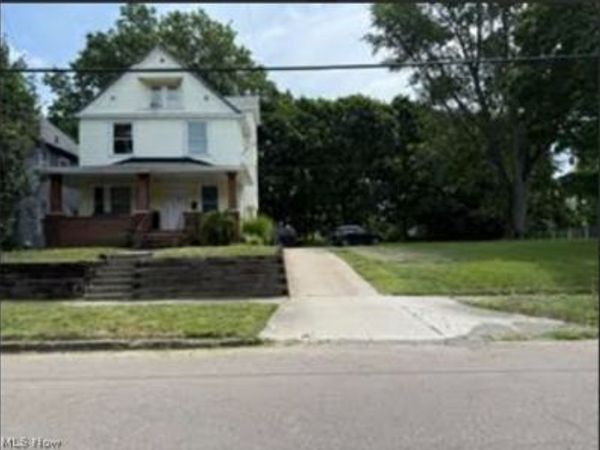 651 Kling Street, Akron, OH 44311