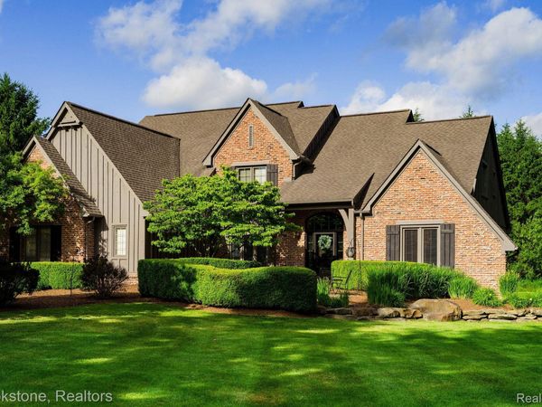 7768 Somerhill Lane, Springfield Township, Mi 48348