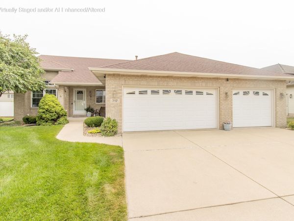 717 Sunflower Lane, Dyer, IN 46311
