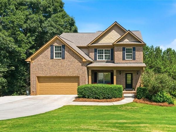 905 Maple Creek Court , Loganville, GA 30052