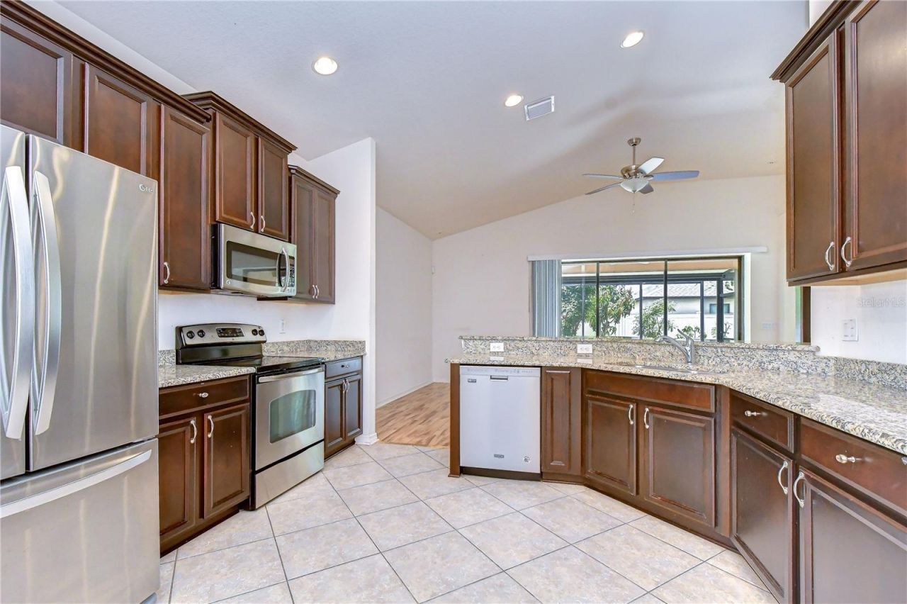 8443 White Poplar Drive , Riverview, FL 33578 Photo