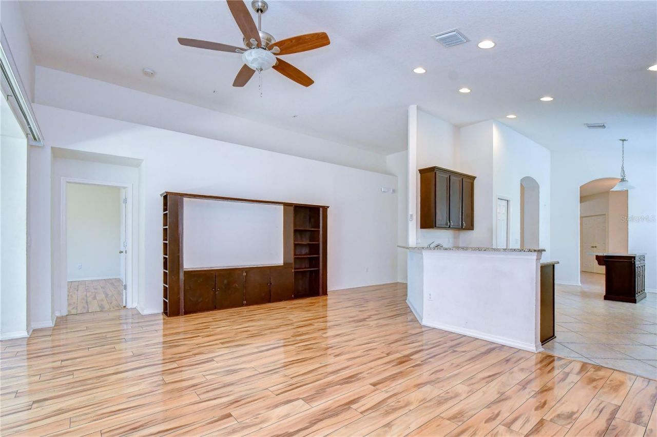 8443 White Poplar Drive , Riverview, FL 33578 Photo