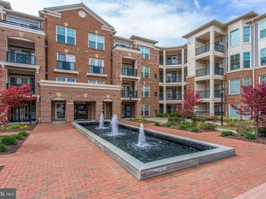 2907 SAINTSBURY PLAZA, Unit 404, FAIRFAX, VA 22031