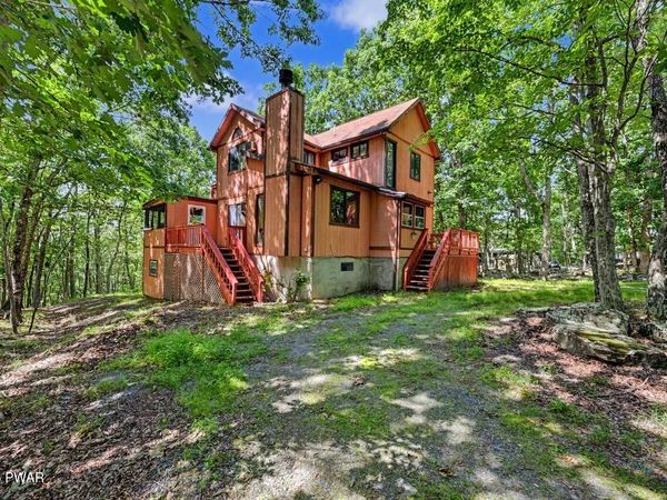 108 Blackbird Court, Lackawaxen, PA 18435