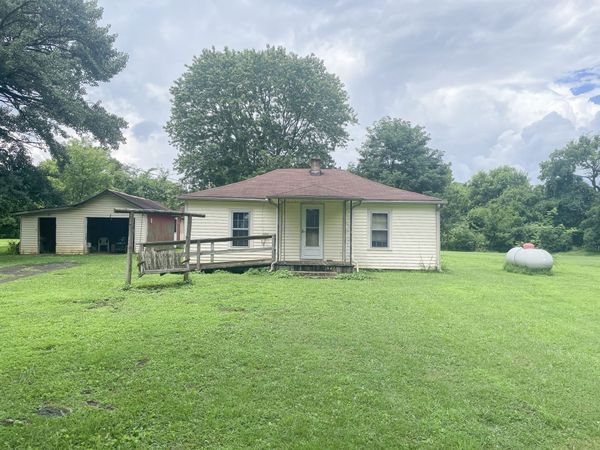 462 County Farm Rd , Murfreesboro, TN 37127