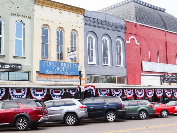 111 N 1st St , Pulaski, TN 38478